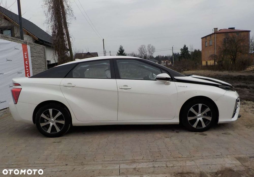 Toyota Mirai - 16