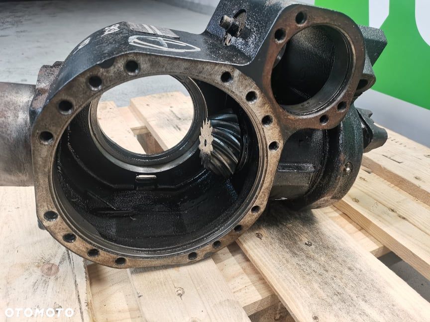 Środek mostu Spicer 14X32 {211 239} - 7