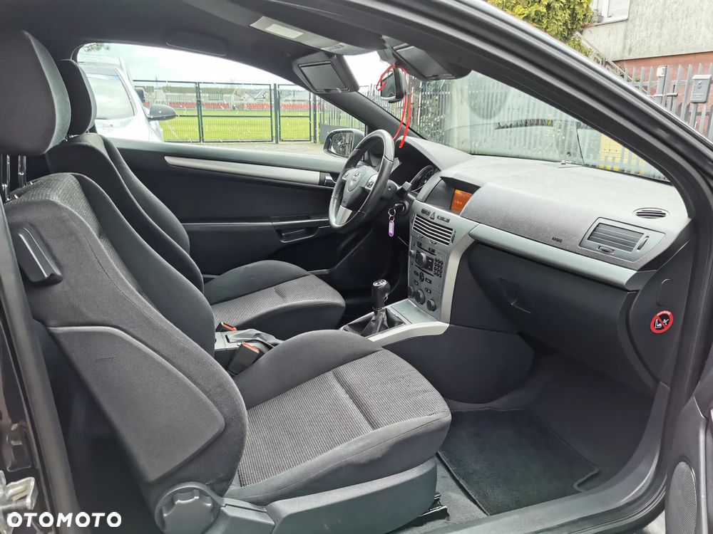 Opel Astra III GTC 1.8 Sport - 14