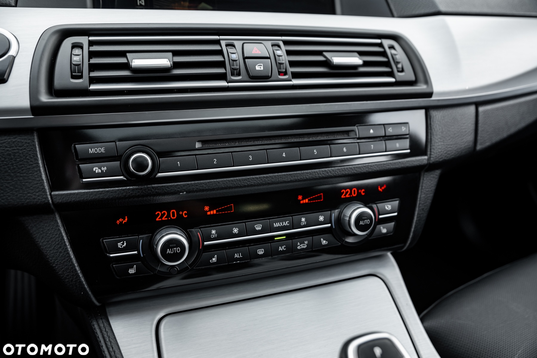 BMW Seria 5 M550d xDrive Touring Sport-Aut - 34