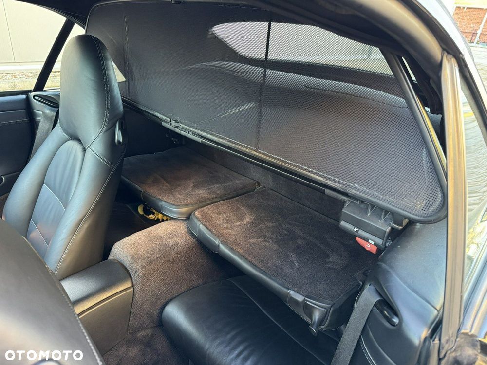 Porsche 911 Carrera 4 Cabrio - 10