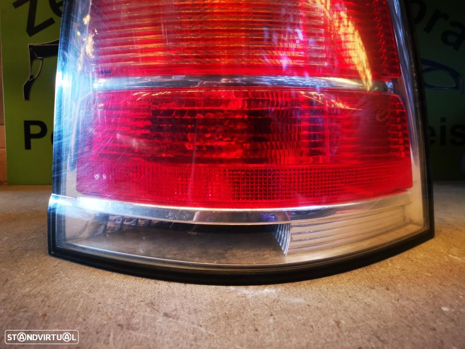 OPEL ZAFIRA B FAROLIM DIREITO - FT206 - 2