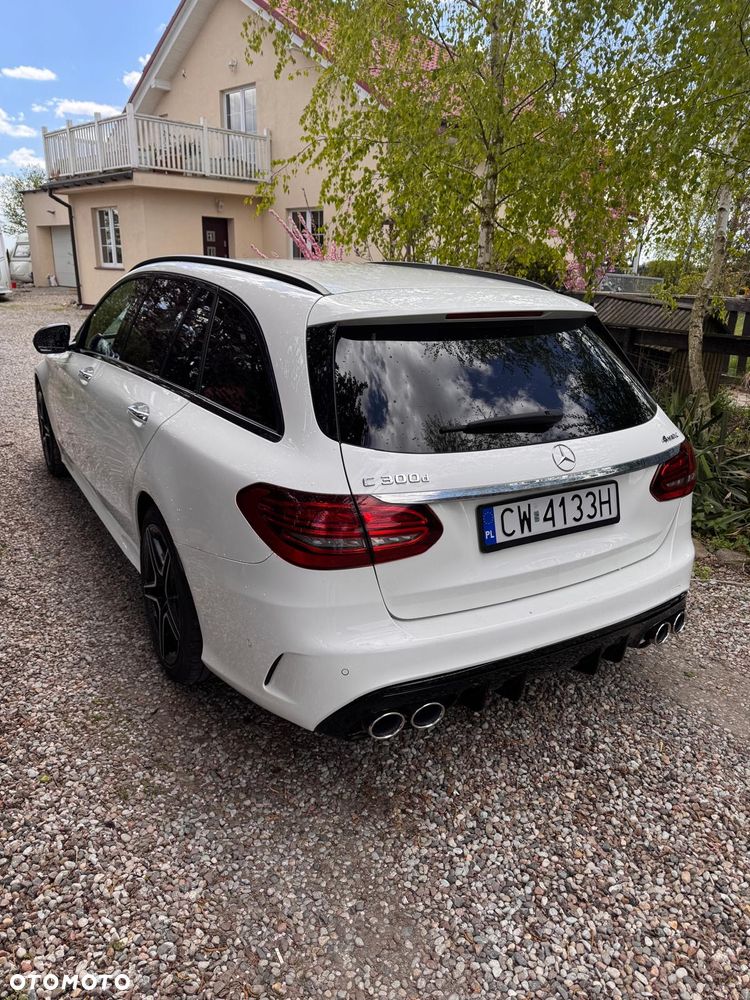 Mercedes-Benz Klasa C 300 d 4Matic 9G-TRONIC Night Edition - 13