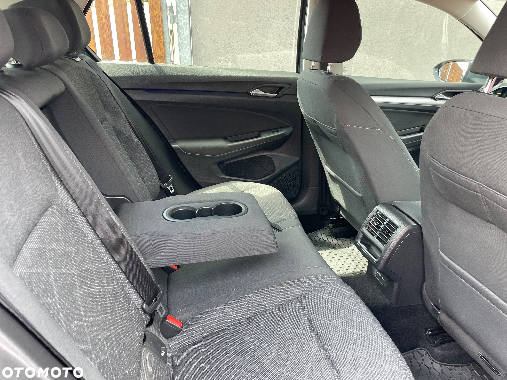 Volkswagen Golf VIII 1.5 TSI EVO Life - 23