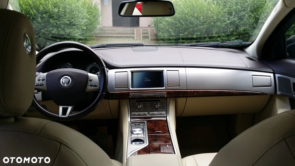 Jaguar XF - 3
