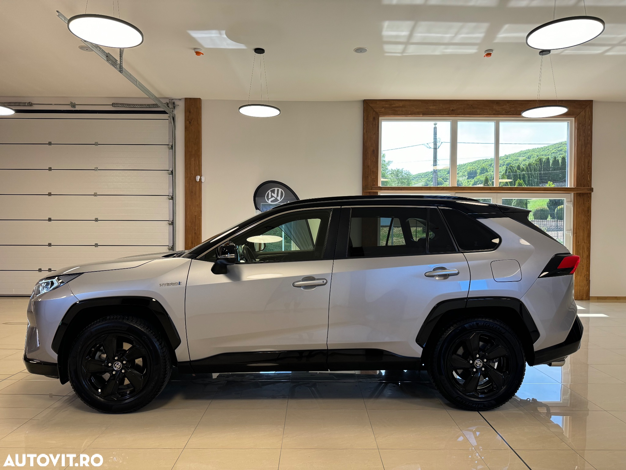 Toyota RAV4 - 6