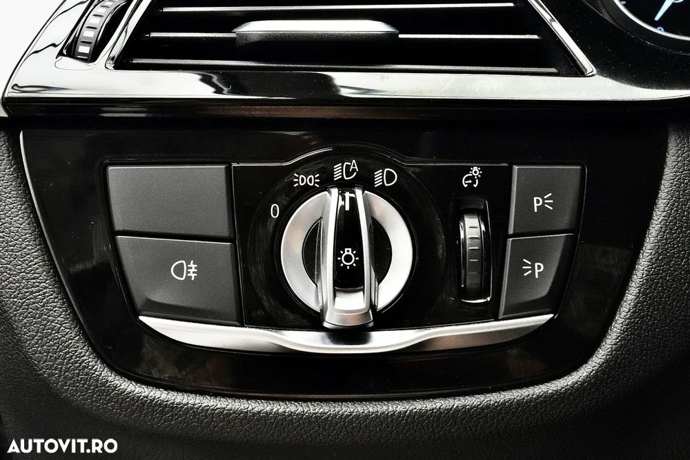 BMW Seria 5 520d - 24