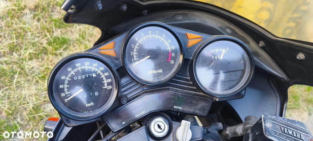 Yamaha XJ - 6