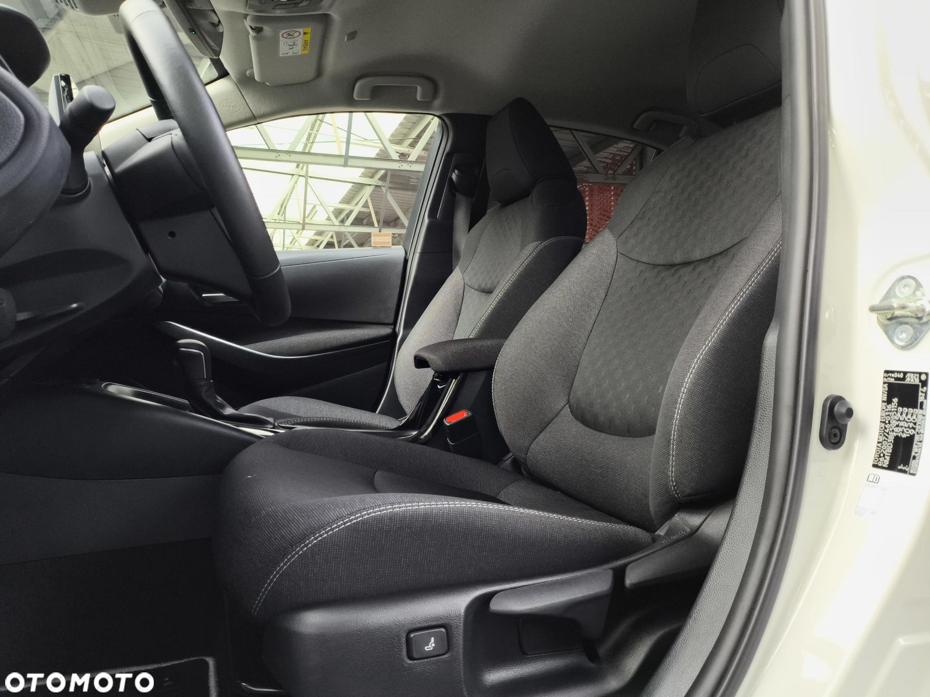 Toyota Corolla 1.8 Hybrid Style - 26