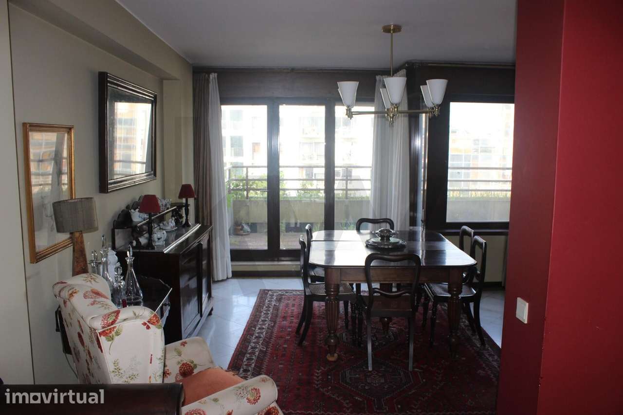 Apartamento T5 na Avenida da Boavista, com 270 m2 - Grande imagem: 4/39