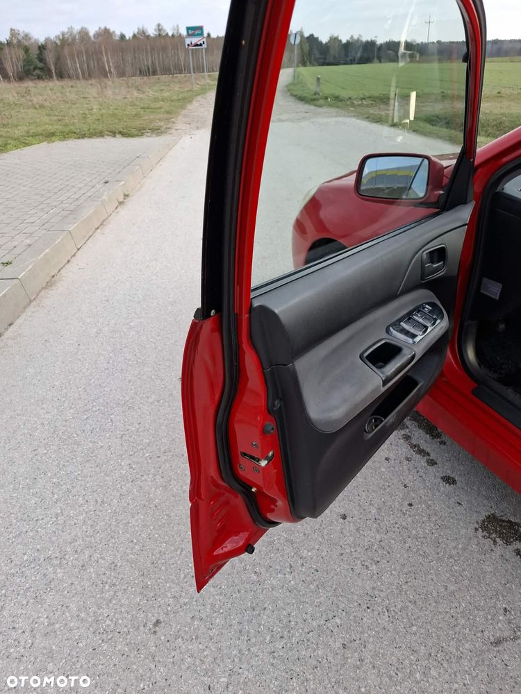 Mitsubishi Lancer 1.6 Intense - 26