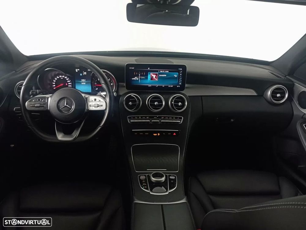Mercedes-Benz C 220 d AMG Line — fotografia 30