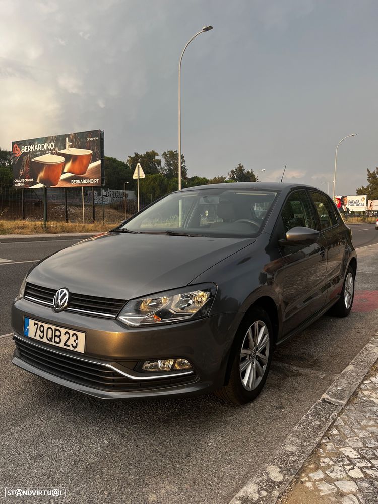 VW Polo 1.0 Confortline - 2