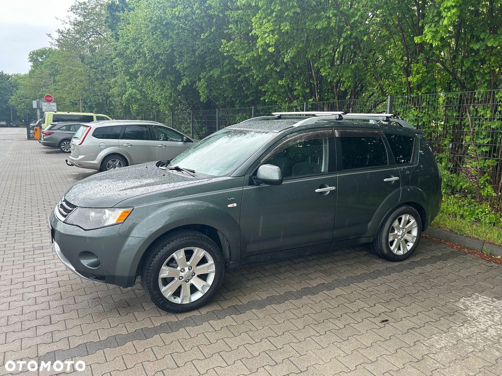 Mitsubishi Outlander 3.0 V6 XLS - 8