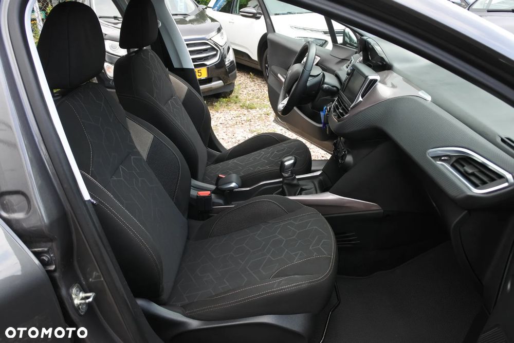 Peugeot 2008 1.2 Pure Tech Style - 6