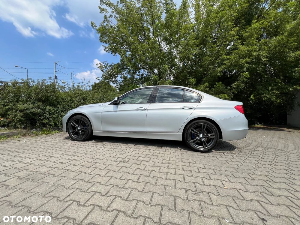 BMW Seria 3 328i Modern Line - 4
