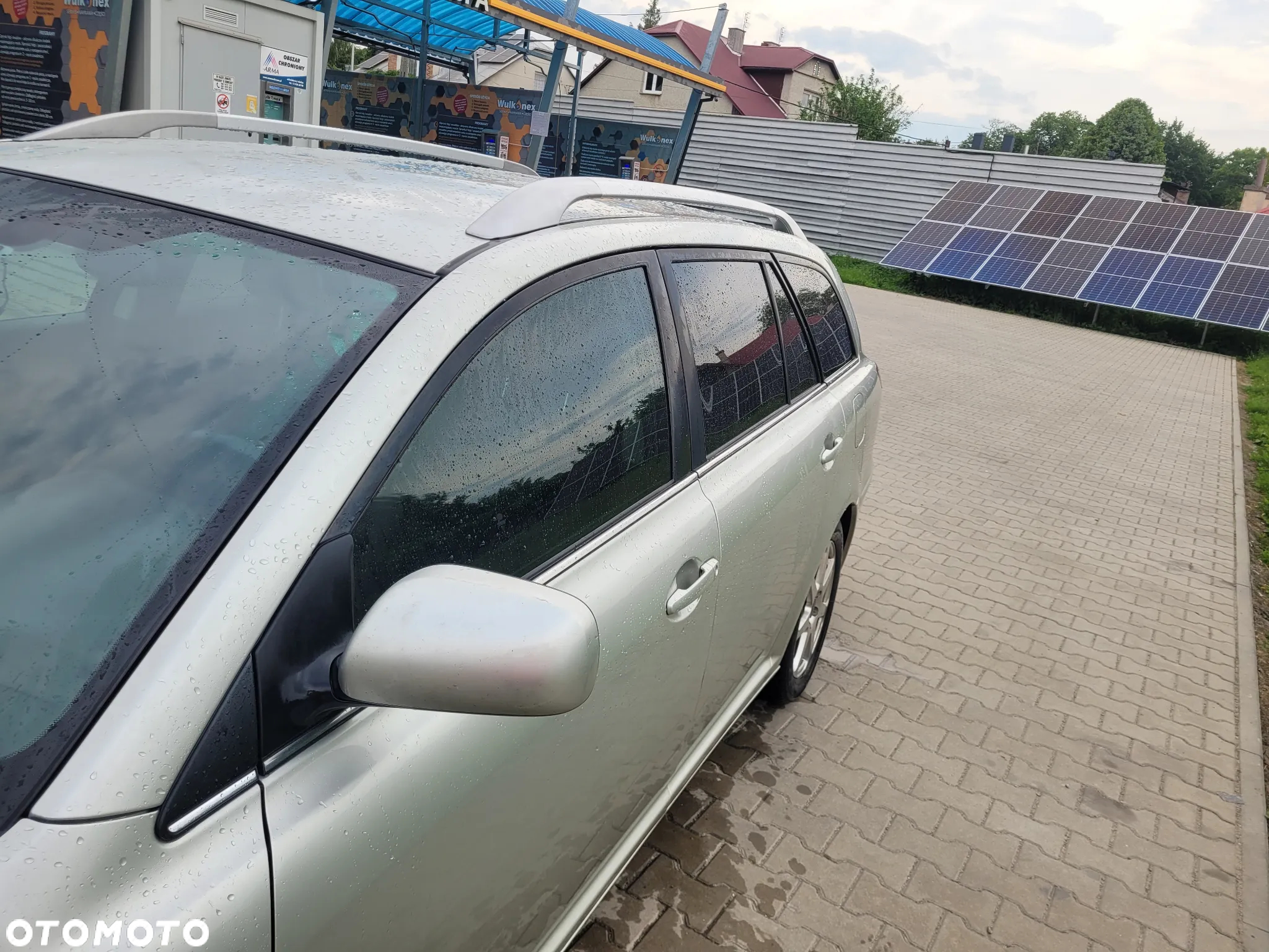 Toyota Avensis - 17