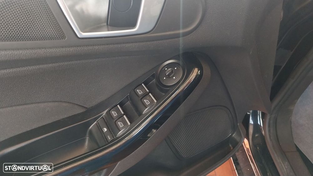 Ford Fiesta 1.0 T EcoBoost Titanium - 4