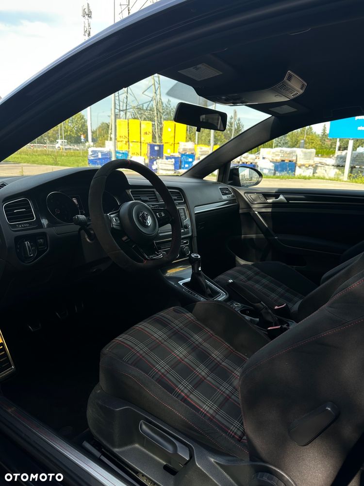 Volkswagen Golf 2.0 GTI - 23