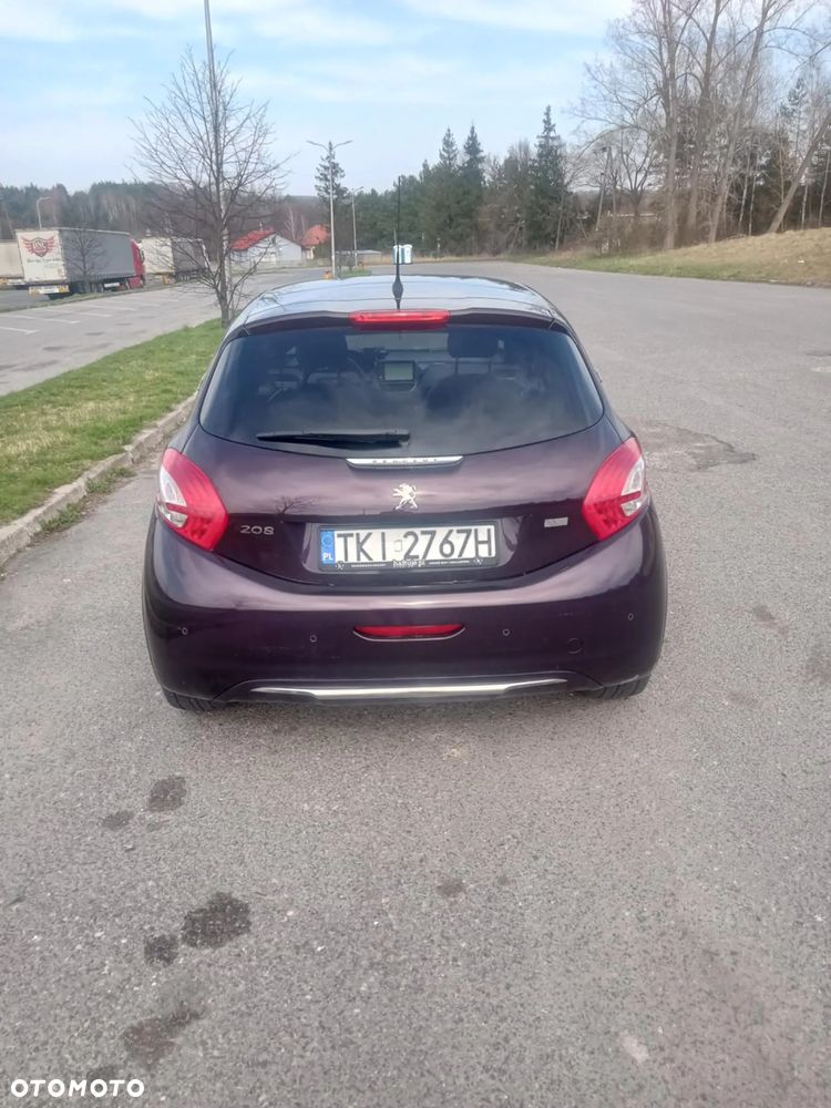 Peugeot 208 - 5