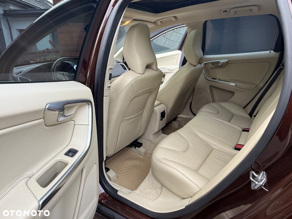 Volvo XC 60 D5 AWD Summum - 9