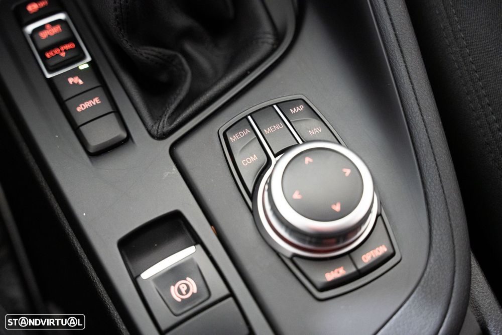 BMW X1 25 e xDrive Corporate Edition - 10