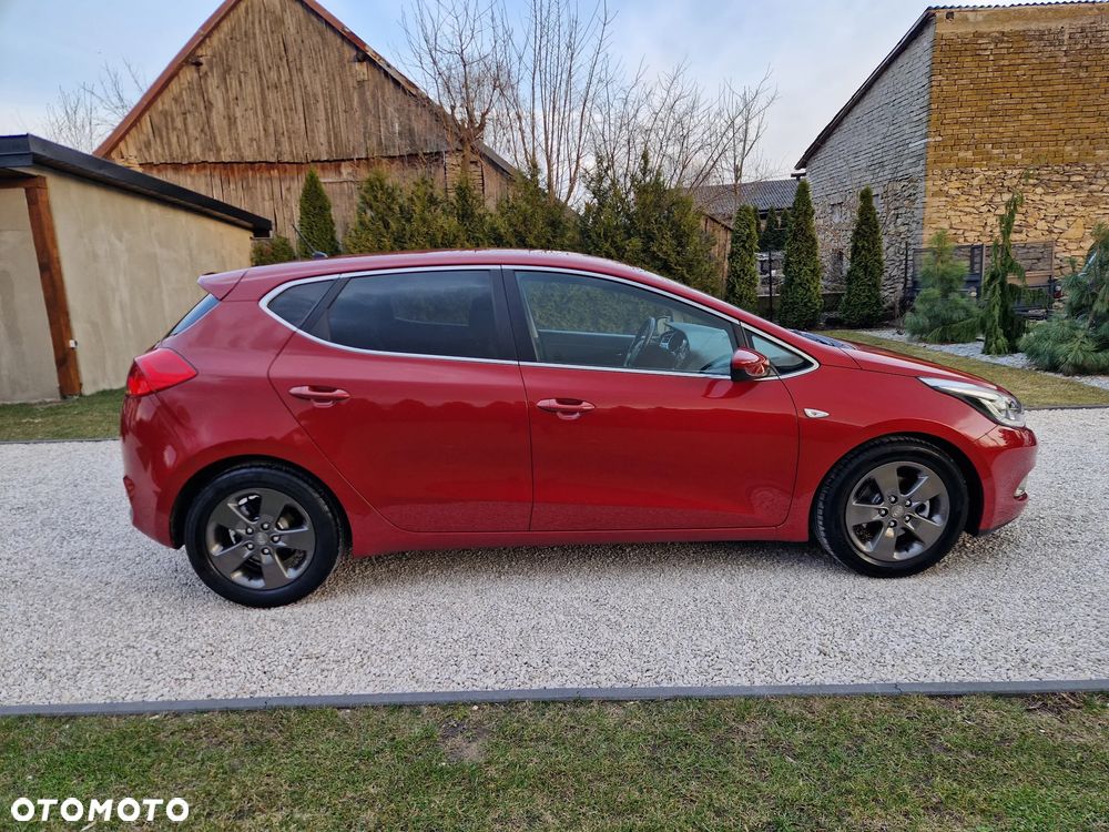 Kia Ceed 1.4 CVVT Fifa World Cup Edition - 16