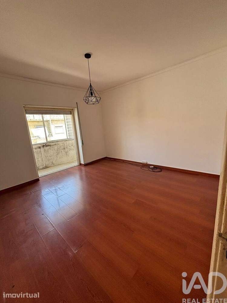 Apartamento T2 em Amora - Grande imagem: 3/8
