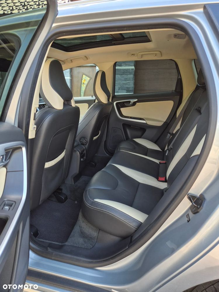 Volvo XC 60 T6 AWD R-Design - 21