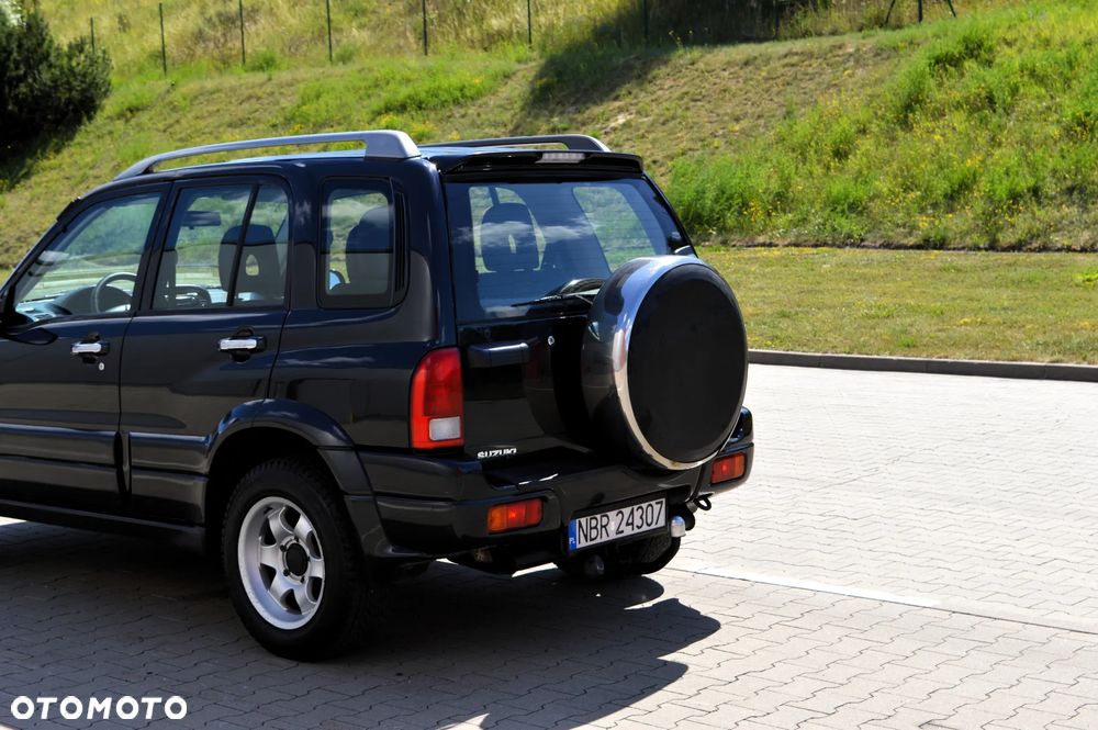 Suzuki Grand Vitara 2.0 - 33