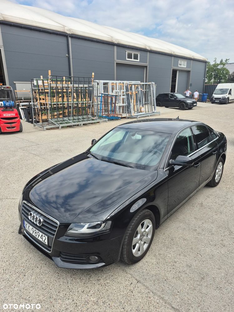 Audi A4 Limousine - 4