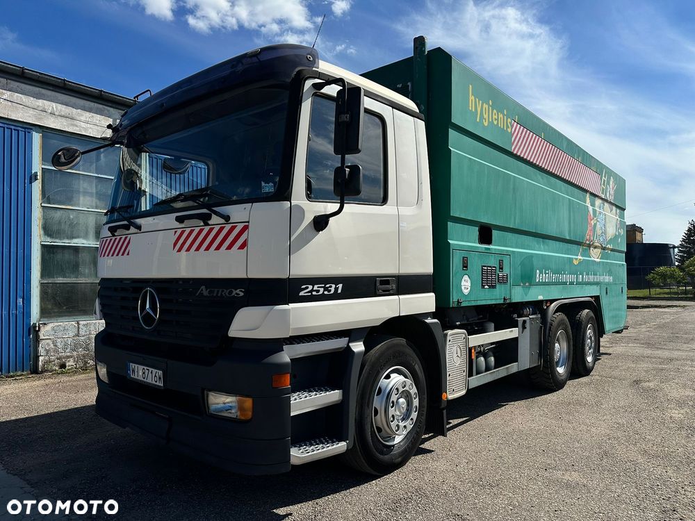 Mercedes-Benz Actros 6x2 - 2