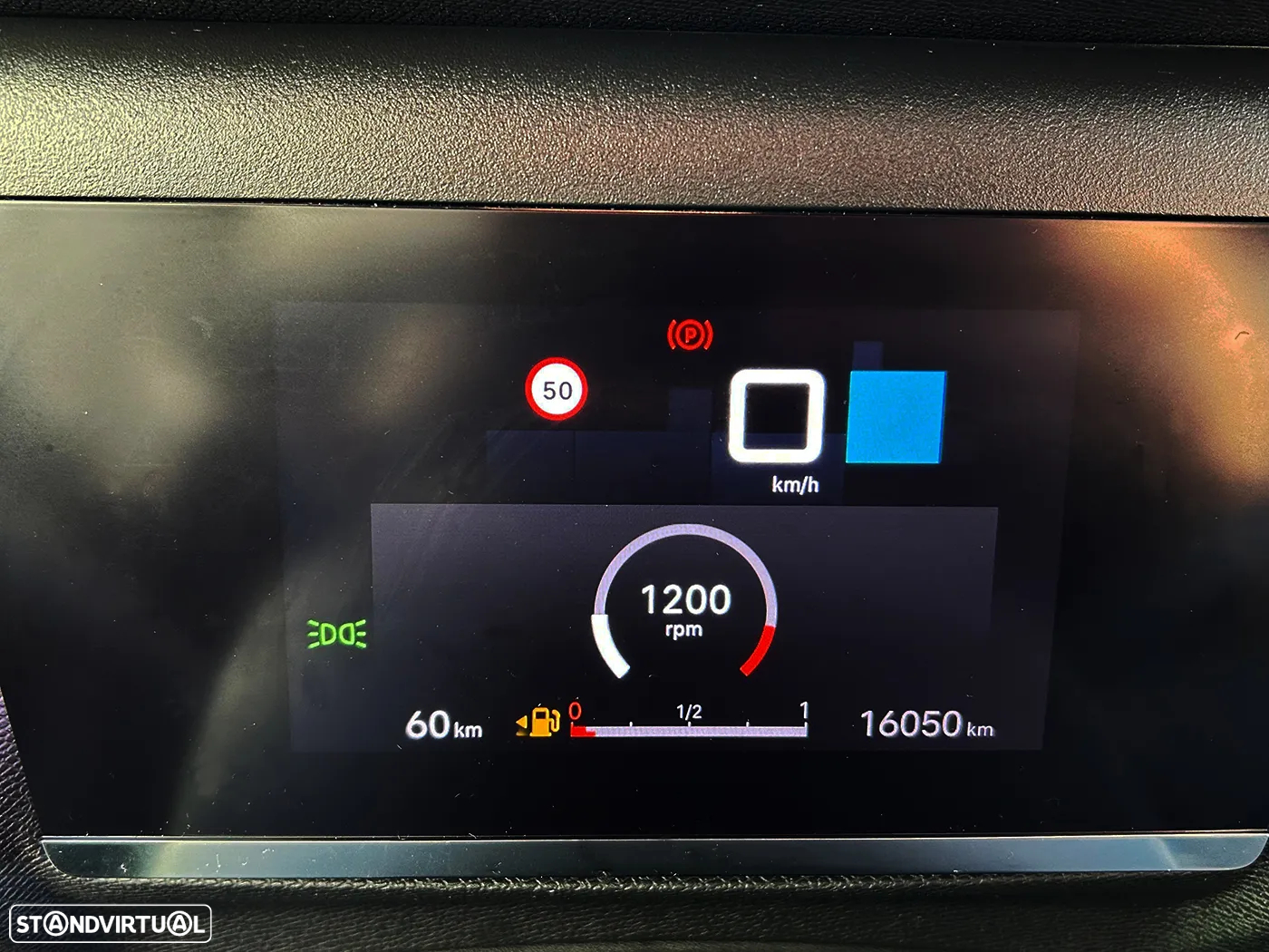 Citroën C4 1.2 PureTech Plus - 24