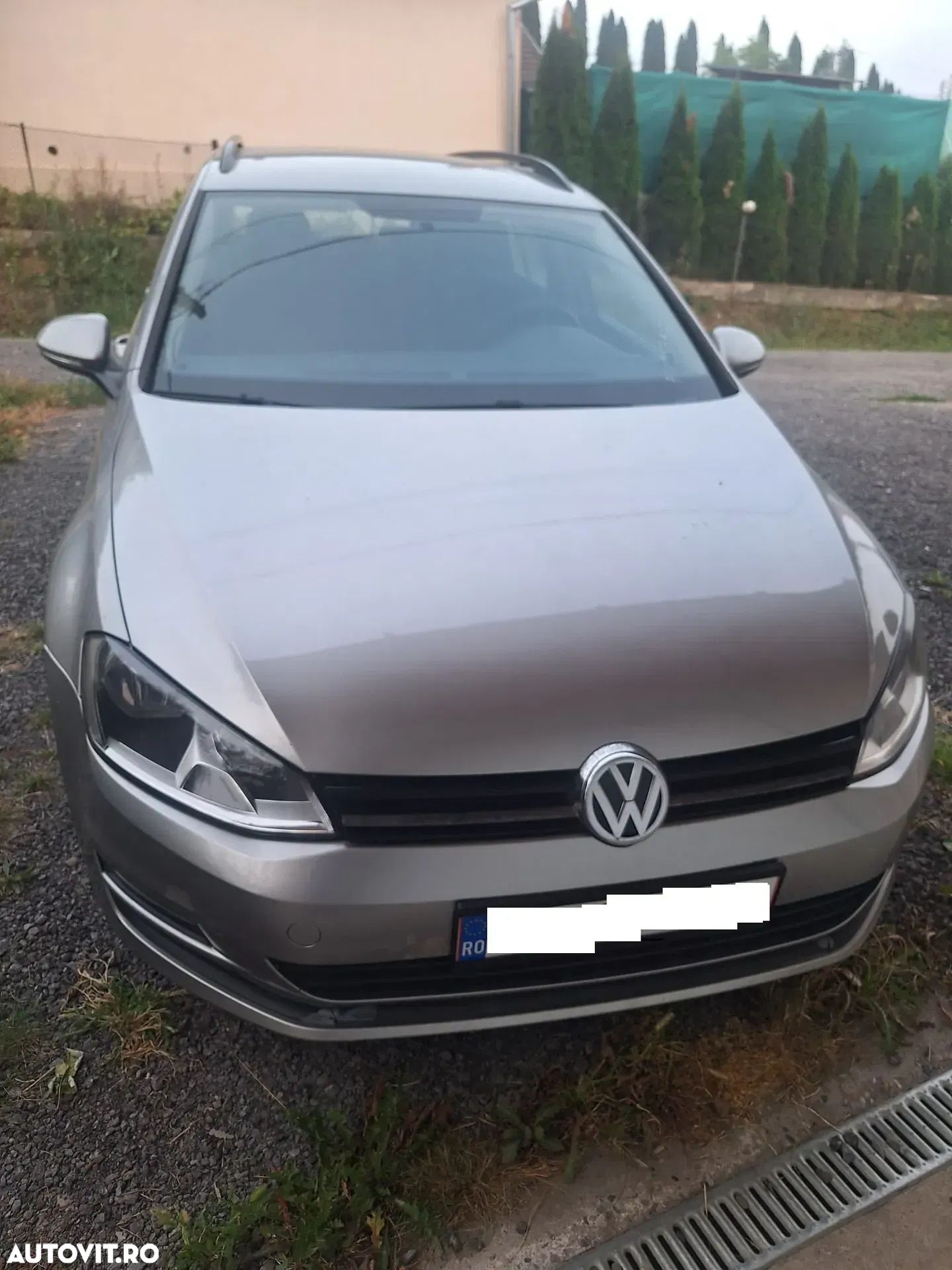 Volkswagen Golf - 1