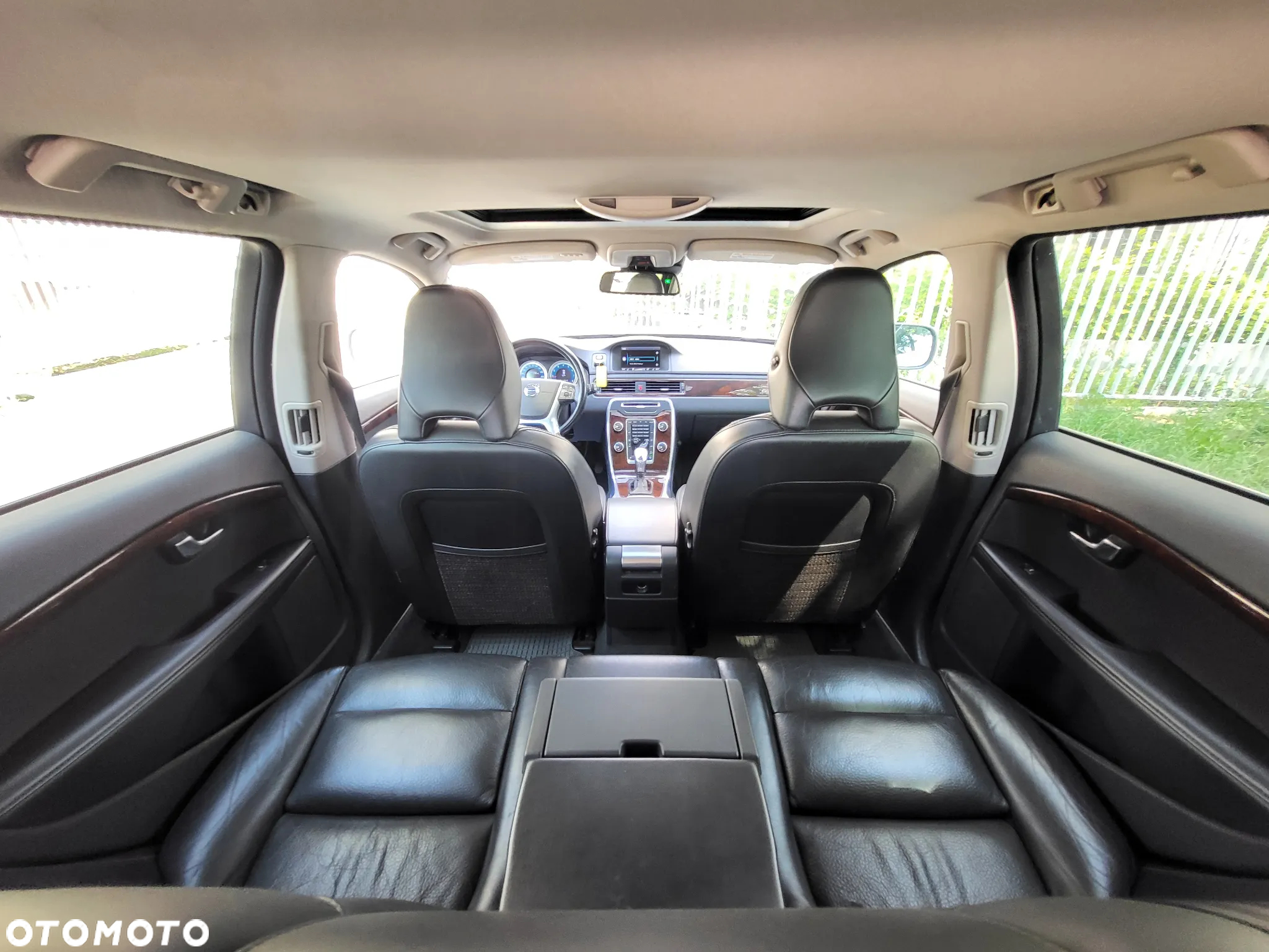 Volvo XC 70 T6 AWD Momentum - 24