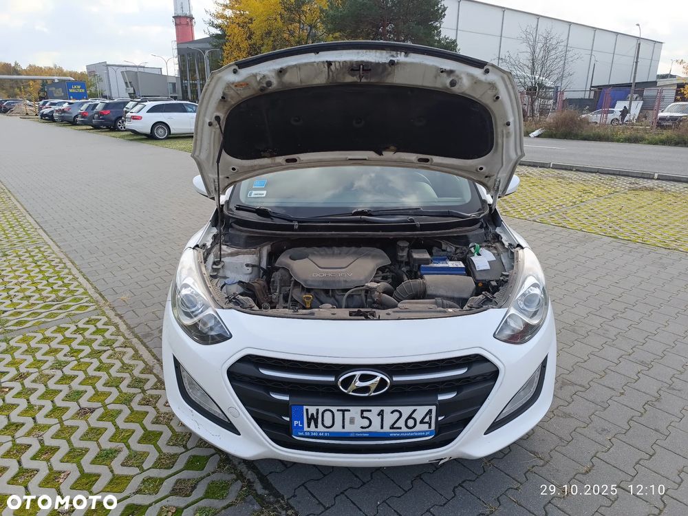 Hyundai i30 1.6 Classic + - 11