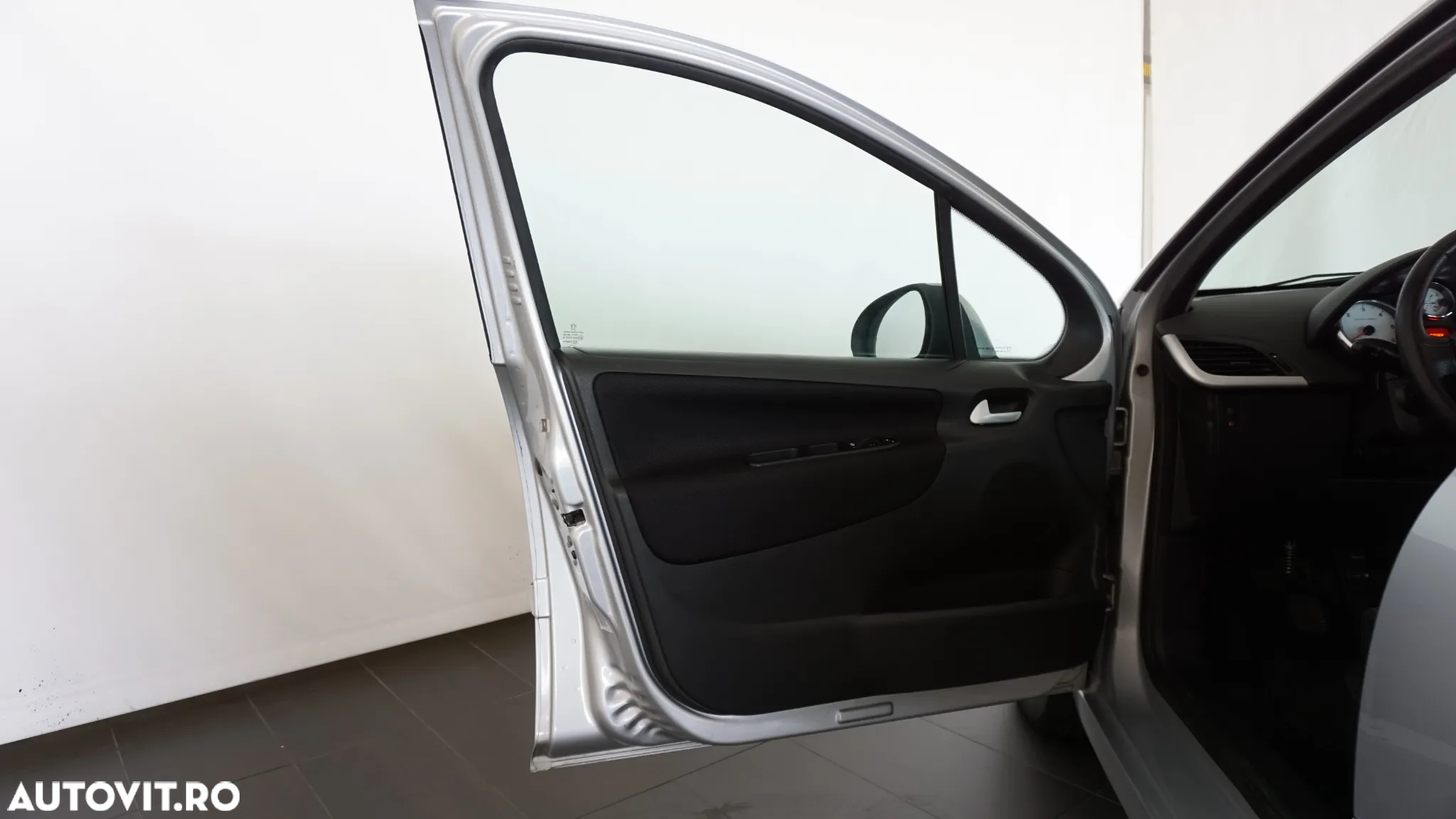 Peugeot 207 1.6 HDI FAP Allure - 8
