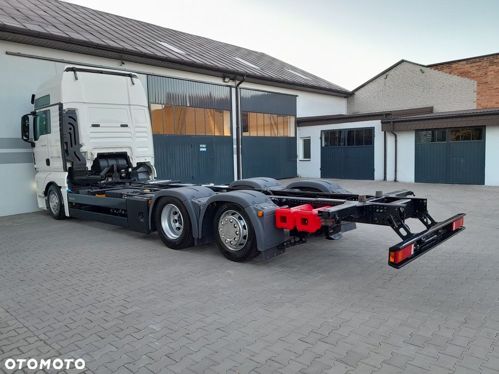 MAN TGX 24.470 EURO 6D 2020r BDF 6x2 RETARDER / KLIMATYZACJA POSTOJOWA - 8