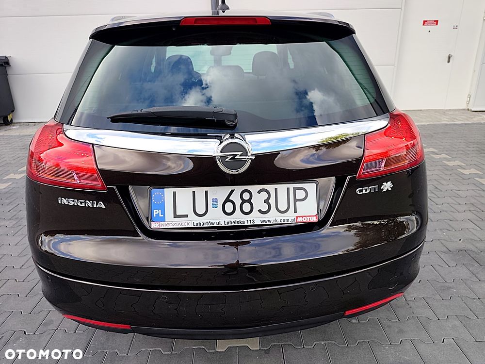 Opel Insignia 2.0 CDTI 4x4 Design Edition - 4