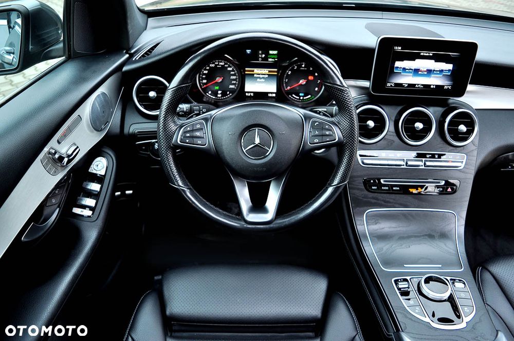 Mercedes-Benz GLC 350 e 4Matic 7G-TRONIC Exclusive - 26