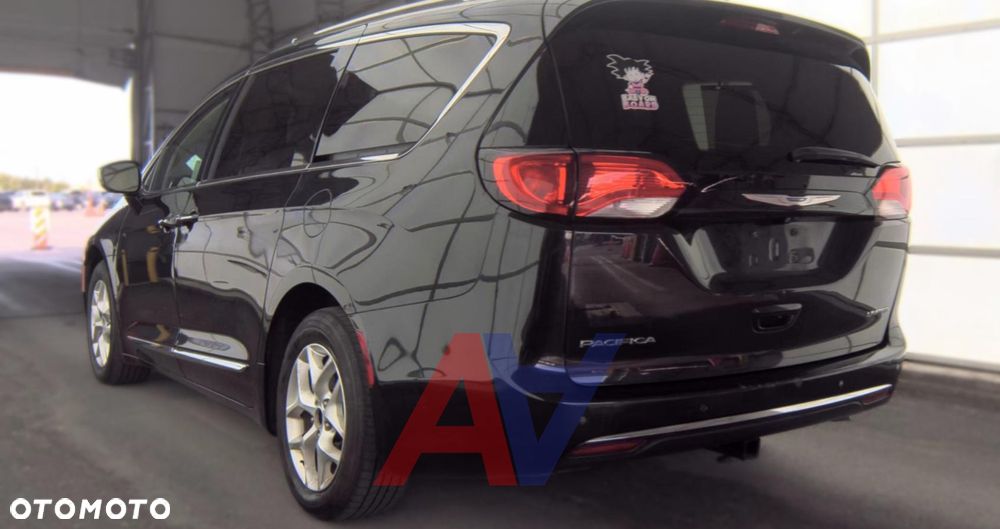 Chrysler Pacifica - 8
