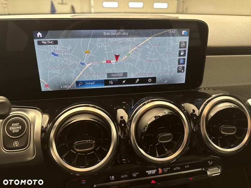 Mercedes-Benz GLB 200 7G-DCT - 15