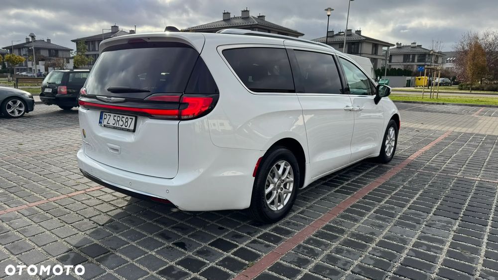 Chrysler Pacifica - 4