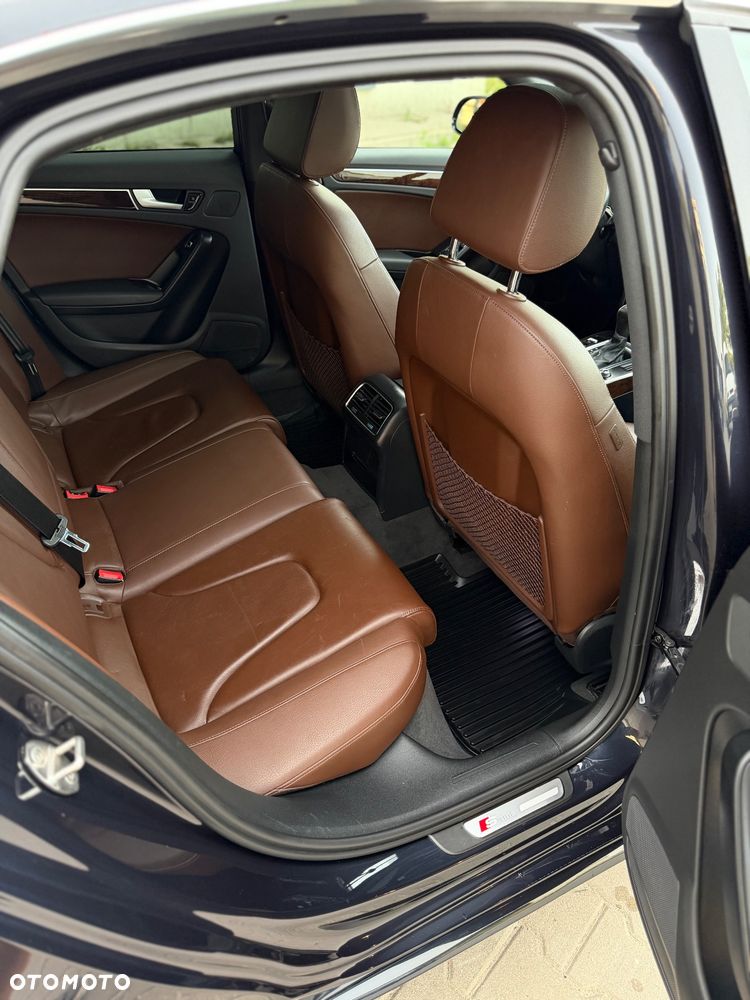 Audi A4 Limousine - 13