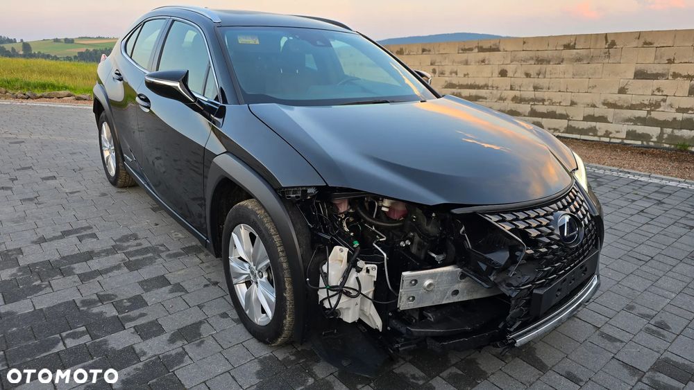 Lexus UX - 3
