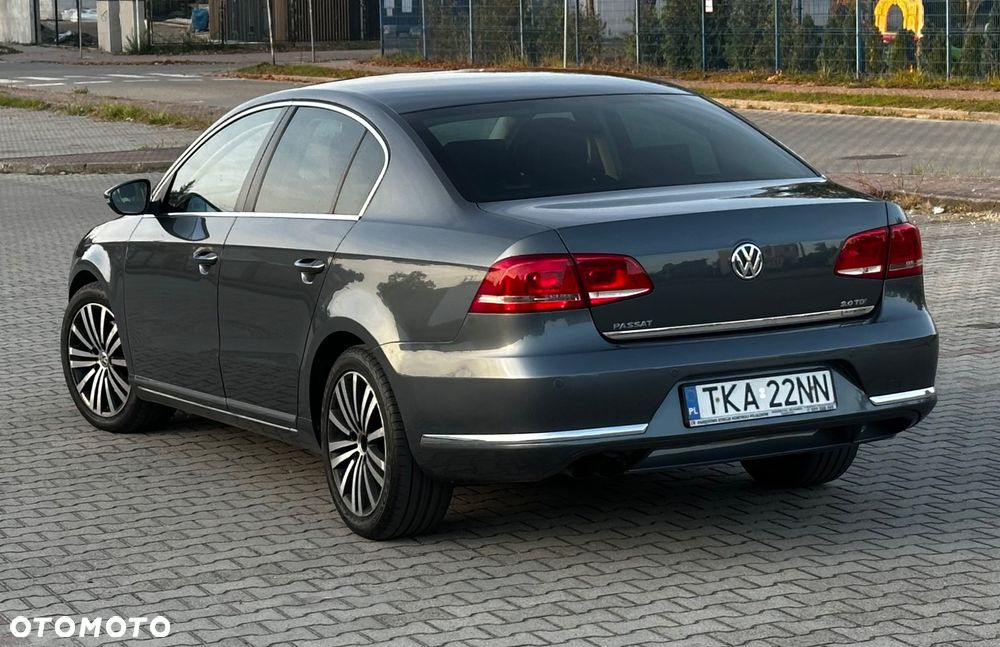 Volkswagen Passat - 16