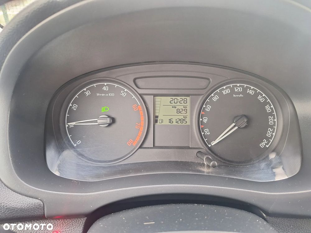 Skoda Fabia 1.4 16V Active - 14