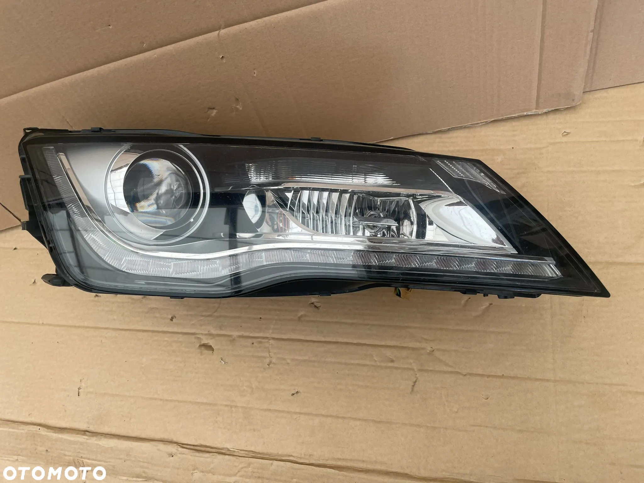 Audi A7 C7 4G8 reflektor xenon skrętny prawy 4G8941032 - 2