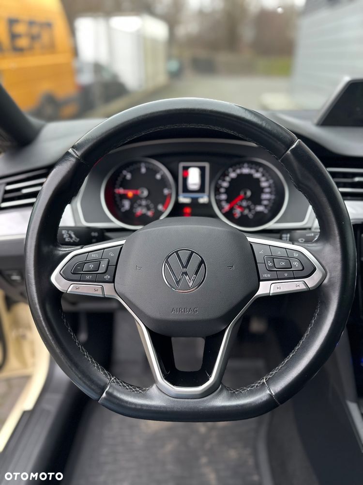 Volkswagen Passat 2.0 TDI SCR - 13