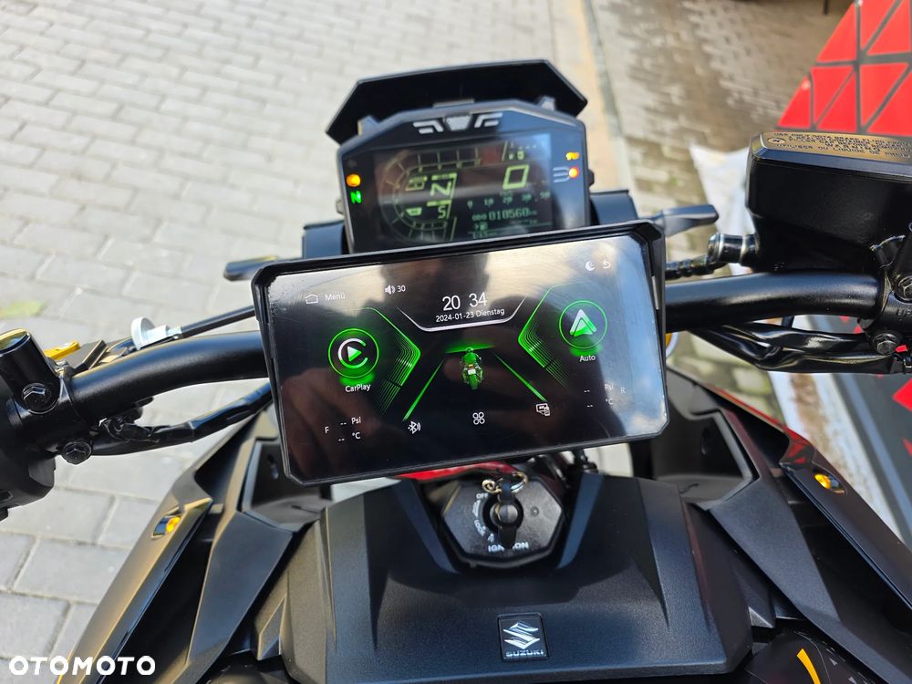 Suzuki GSX - 21